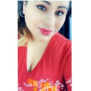 Meet your Posher, Cassandra